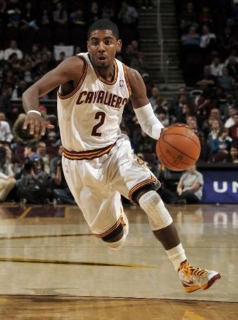 NBA球队战术解析：勇士防守新打法,（勇士防守革新：NBA战术深度解读）