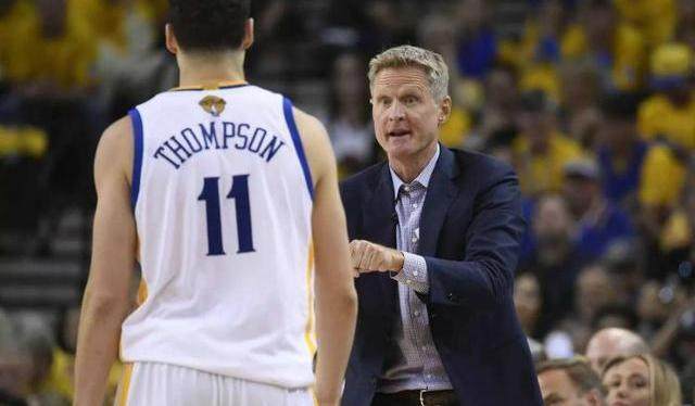 半场战报：法兰克福0-0沃尔夫斯堡（半场速报：法兰克福与沃尔夫斯堡0-0握手言和）