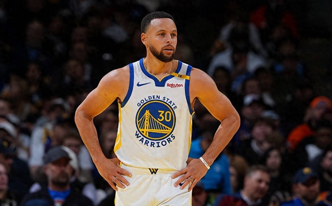 上一次对阵安哥拉：梅西斯卡洛尼替补登场，阿亚拉百场（上回交锋安哥拉：梅西、斯卡洛尼替补亮相，阿亚拉完成百场里程碑）