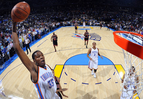 英媒：曼联准备以3000万英镑的价格出售霍伊伦（英媒称曼联愿以3000万英镑出售霍伊伦）