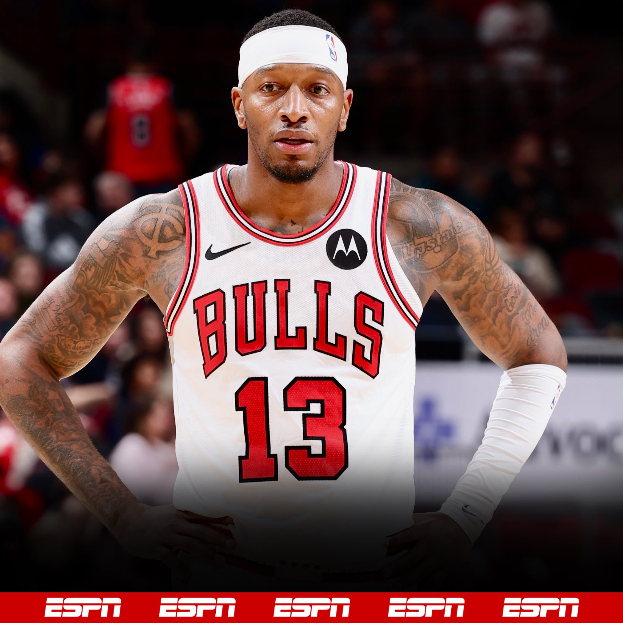 詹姆斯关键助攻锁定胜利（詹姆斯送出致胜助攻）