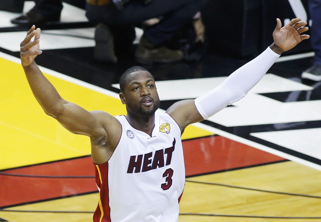 沙特球队老板：萨拉赫太老了，维尼修斯来这里一定能大放异彩（沙特俱乐部老板：萨拉赫年纪偏大，维尼修斯若加盟必将闪耀）